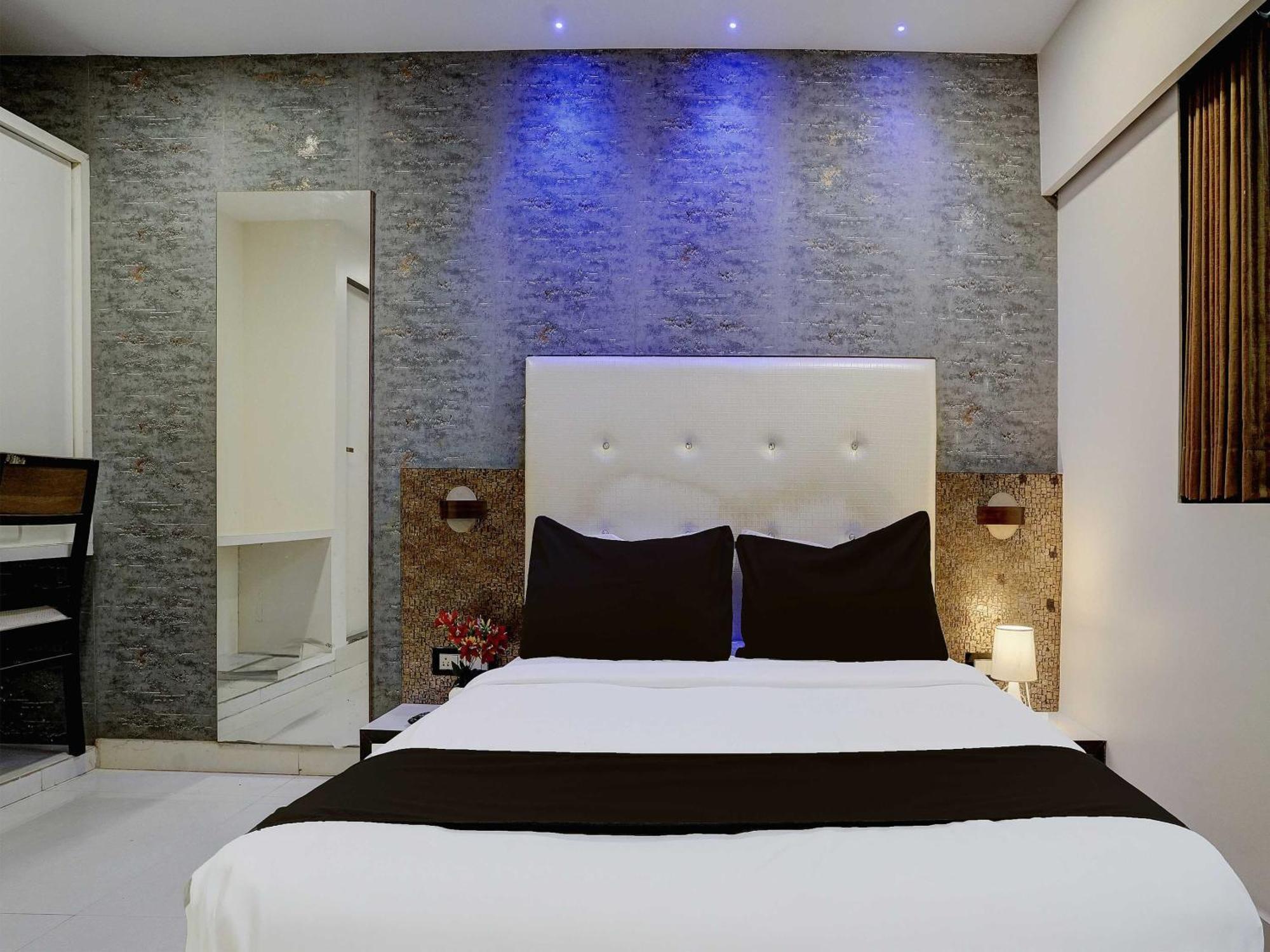 Hotel O Golden Star Мумбаи Экстерьер фото
