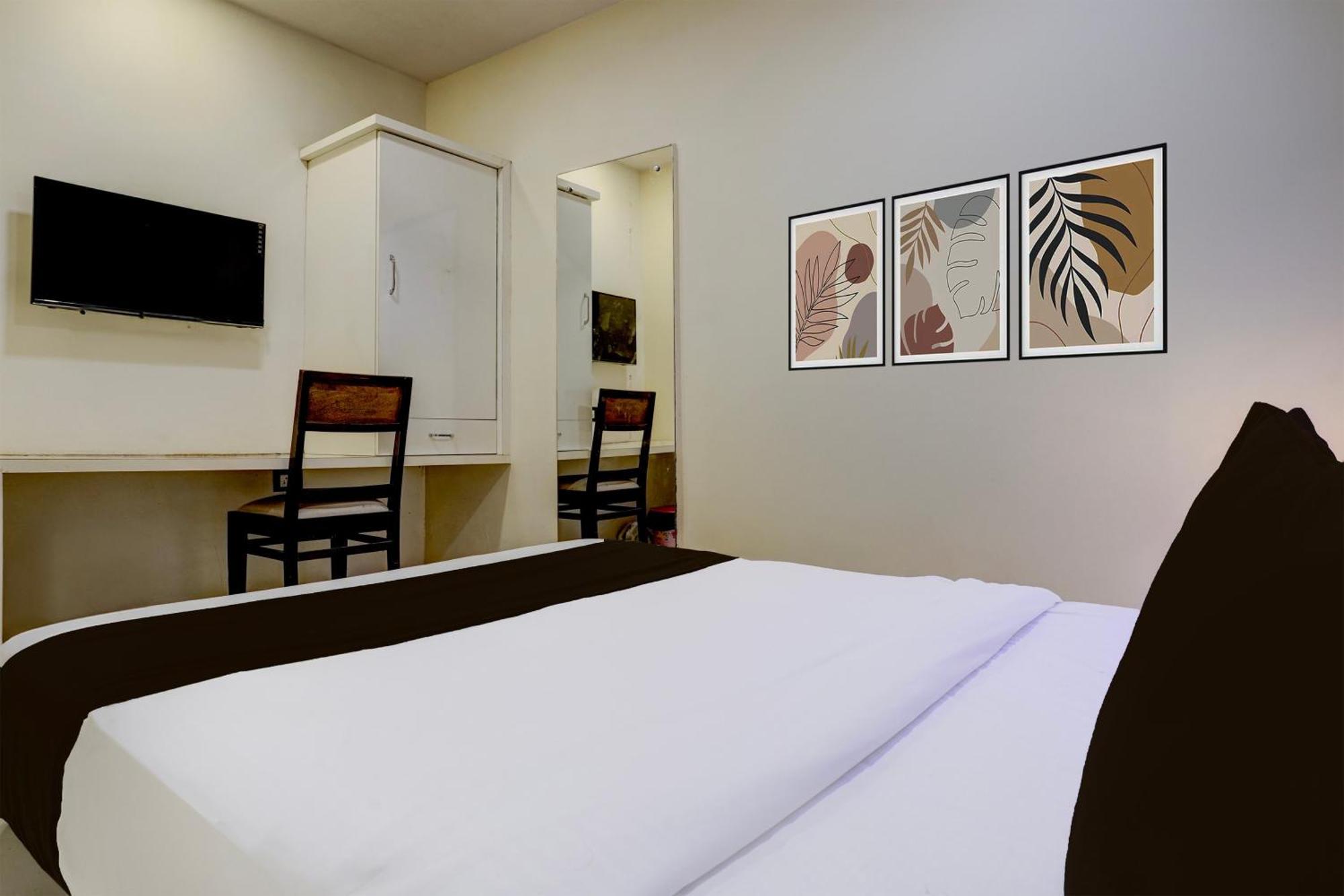 Hotel O Golden Star Мумбаи Экстерьер фото